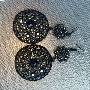 Sparkly black earrings🖤
